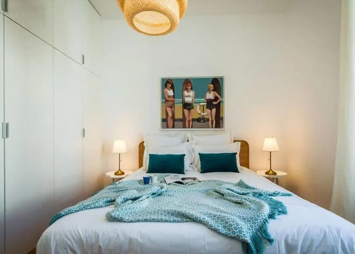 London Avenue Keyweek Center With Balcony And Parking Apartment