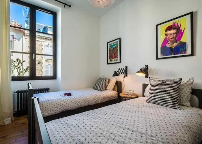 London Avenue Keyweek Center With Balcony And Parking Apartment Biarritz